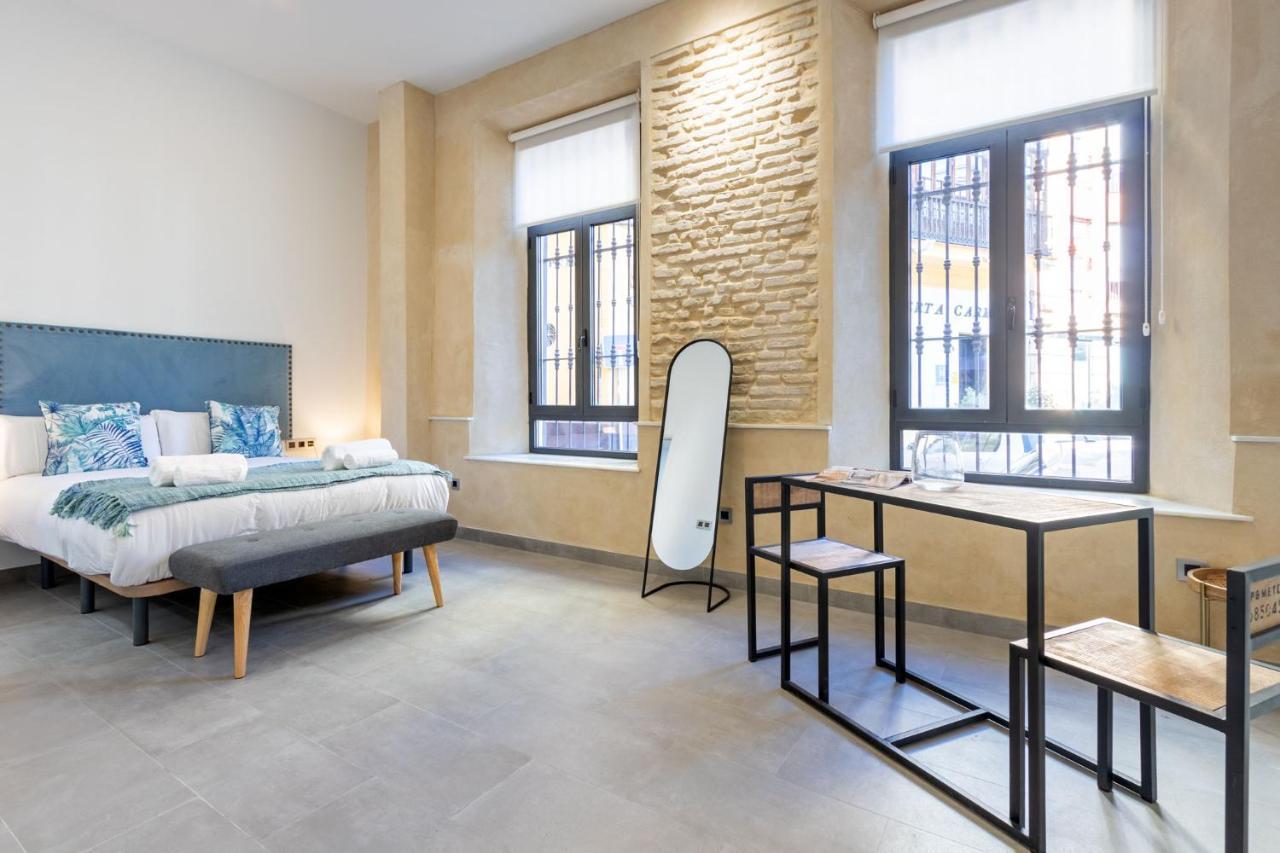 Nine O Clock San Agustin Apartment เซบีญา ภายนอก รูปภาพ